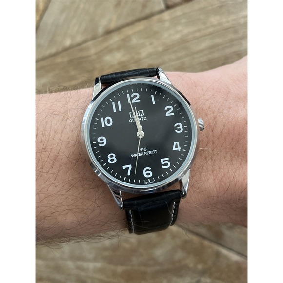 Q&Q Other - QQ Quartz IPS Water Resistant Men's Wrist Watch With New Battery!